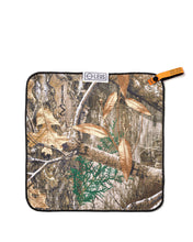 Load image into Gallery viewer, Realtree Fishing ECO Towel