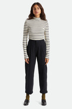 Load image into Gallery viewer, Women's Blitz Turtleneck