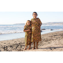 Load image into Gallery viewer, Hot Spots Changing ECO Poncho