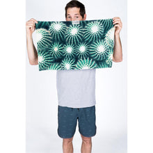 Load image into Gallery viewer, Cacti Gym Towel