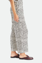 Load image into Gallery viewer, Cheetah Crop Pant - Beige