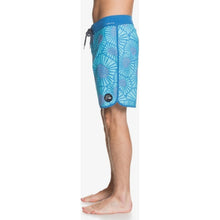 Load image into Gallery viewer, Highline Party Wave 19" Boardshorts