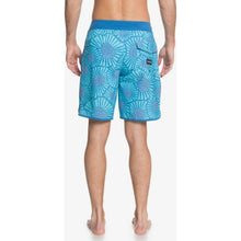 Load image into Gallery viewer, Highline Party Wave 19" Boardshorts