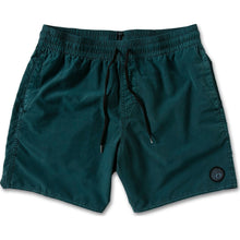 Load image into Gallery viewer, Center Trunks