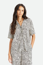 Load image into Gallery viewer, Bunker Cheetah Boyfriend S/S Woven - Beige
