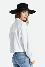 Load image into Gallery viewer, Retreat L/S Woven
