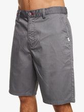 Load image into Gallery viewer, Men&#39;s Crest Chino

