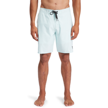 Load image into Gallery viewer, Highline Kaimana 20&quot; Boardshorts
