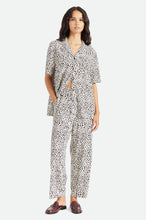 Load image into Gallery viewer, Cheetah Crop Pant - Beige
