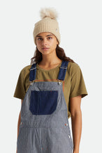 Load image into Gallery viewer, Women's Alison Beanie
