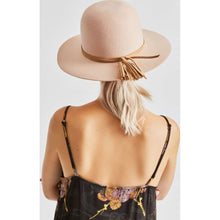 Load image into Gallery viewer, Phoebe Hat - Black/Black
