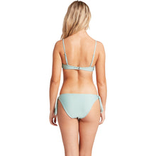 Load image into Gallery viewer, SIMPLY SEAMLESS VNECK
