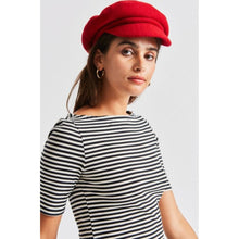 Load image into Gallery viewer, AUDREY BRIM BERET - RED
