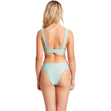 Load image into Gallery viewer, WOMENS SIMPLY SEAMLESS HALTER
