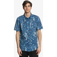 Load image into Gallery viewer, Tripping Daisy Short Sleeve Shirt
