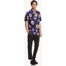 Load image into Gallery viewer, Daisy Spray Short Sleeve Shirt
