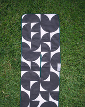 Load image into Gallery viewer, Tulip Golf ECO Towel
