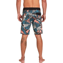 Load image into Gallery viewer, Labrynth Stoneys Trunks
