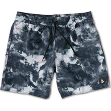 Load image into Gallery viewer, POLY MORPH TRUNK 17
