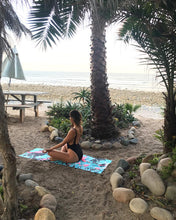Load image into Gallery viewer, Splatter Yoga Towel
