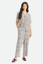Load image into Gallery viewer, Bunker Cheetah Boyfriend S/S Woven - Beige
