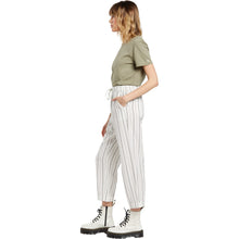 Load image into Gallery viewer, SUNDAY STRUT PANT
