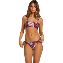 Load image into Gallery viewer, PALM SQUAD CROP TOP
