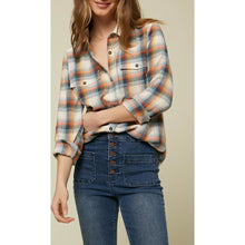 Load image into Gallery viewer, LONG SLEEVE AMELIA FLANNEL
