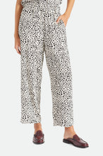Load image into Gallery viewer, Cheetah Crop Pant - Beige
