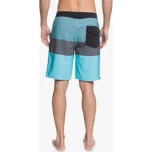 Load image into Gallery viewer, Highline Massive 20&quot; Boardshorts

