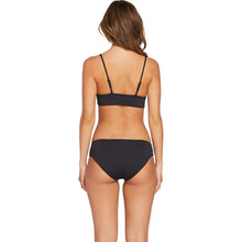 Load image into Gallery viewer, SIMPLY SEAM VNECK TOP
