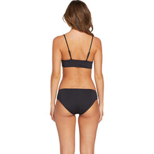 Load image into Gallery viewer, SIMPLY SEAM VNECK TOP
