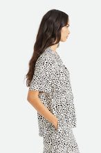 Load image into Gallery viewer, Bunker Cheetah Boyfriend S/S Woven - Beige
