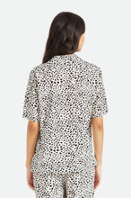 Load image into Gallery viewer, Bunker Cheetah Boyfriend S/S Woven - Beige
